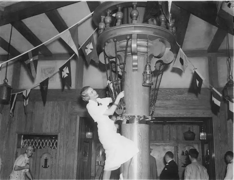 crow's nest in bar