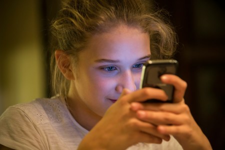 Colorado Trying to Reduce Student Cell Phone Use