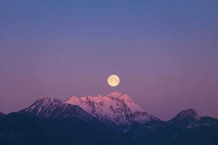 When to See the Cold Moon Supermoon This Week