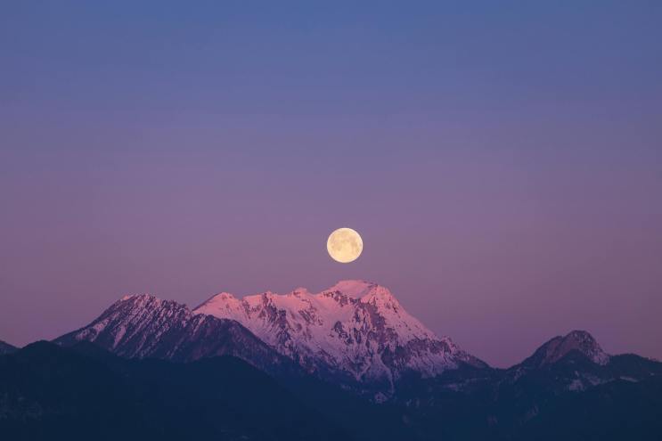 Here's the Best Time to See the Cold Supermoon in Denver Tonight