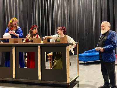 New Play Stitches Shorts Into One Biting Therapy Session