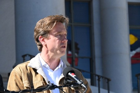 Mayor Signs Order to Protect Residents From ICE