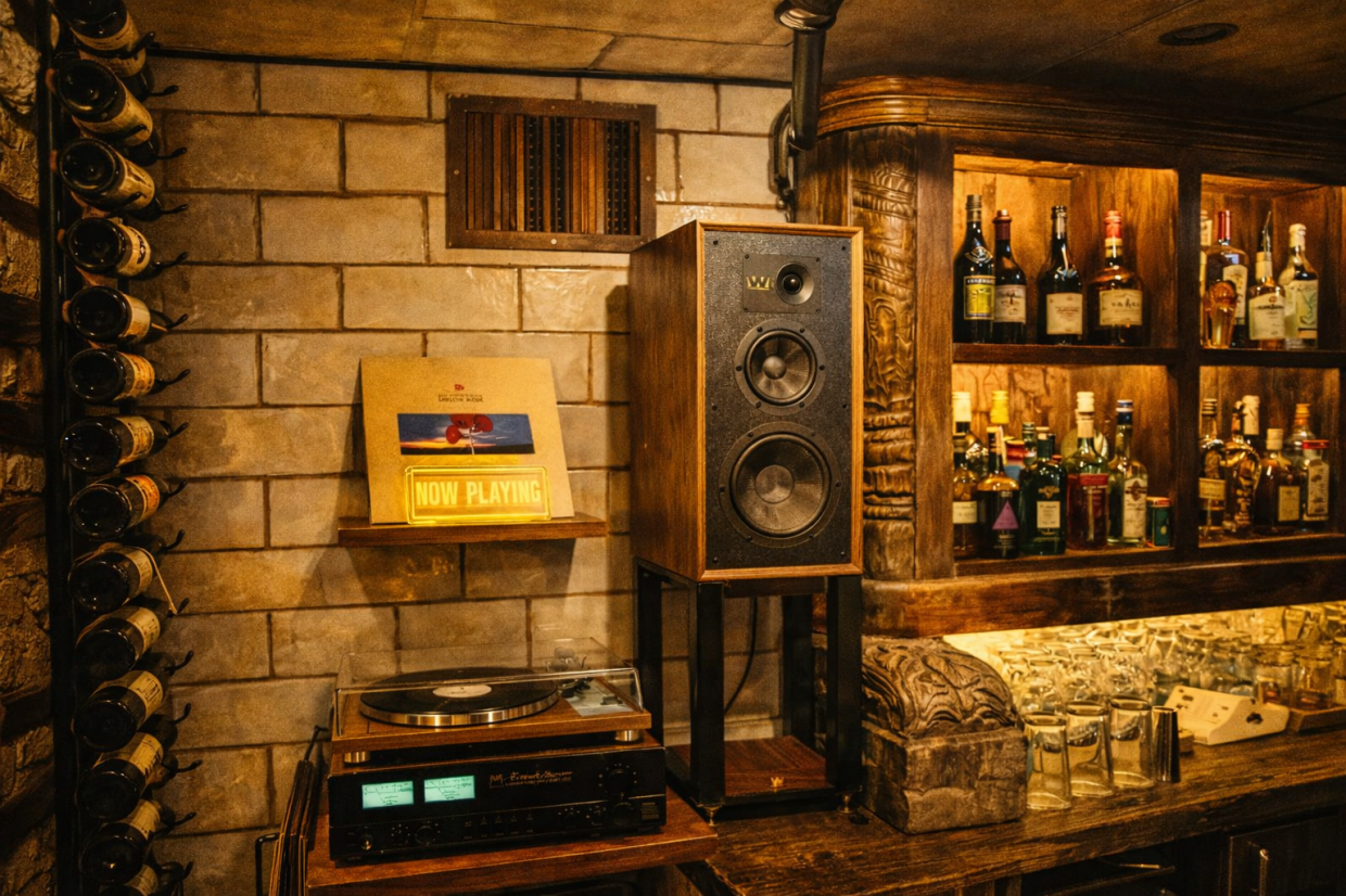 record player on a bar