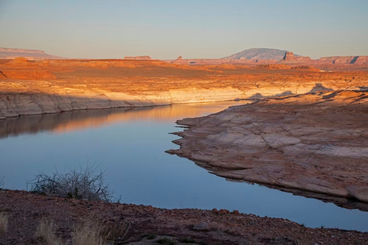 reservoir beyond glen Canyon Dam looks low
