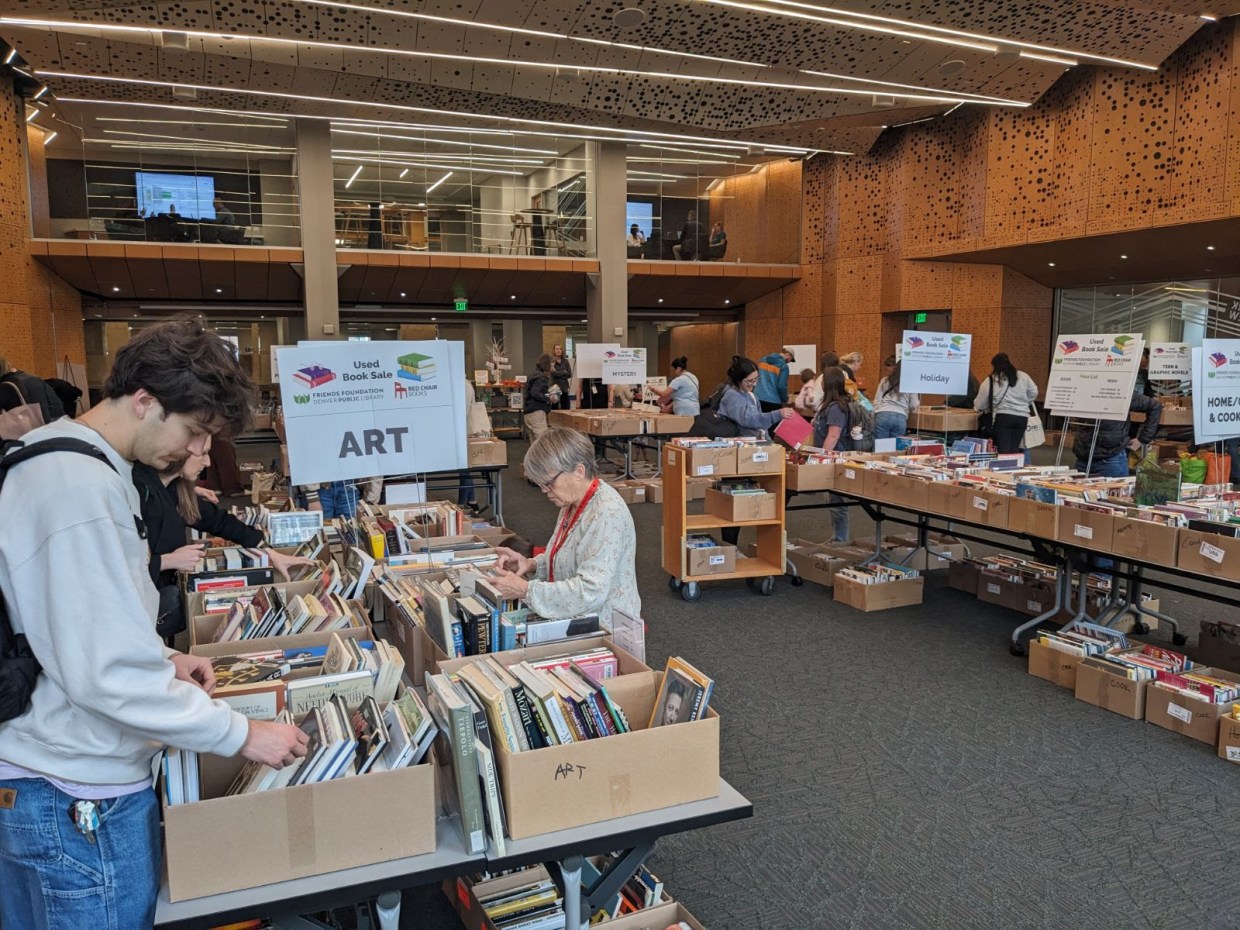 People browse used books