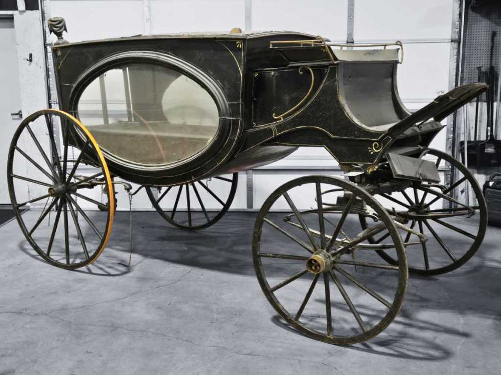 horse-drawn hearse