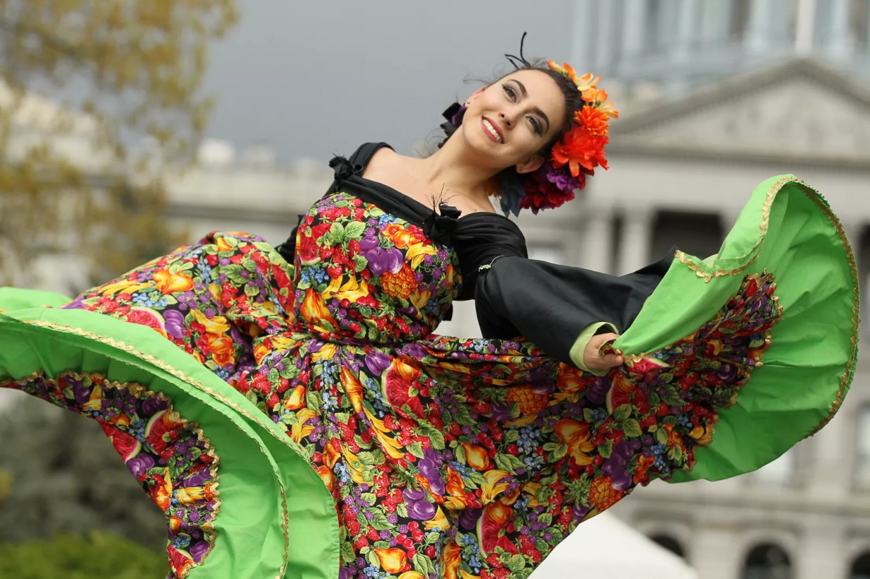 mexican woman dancing