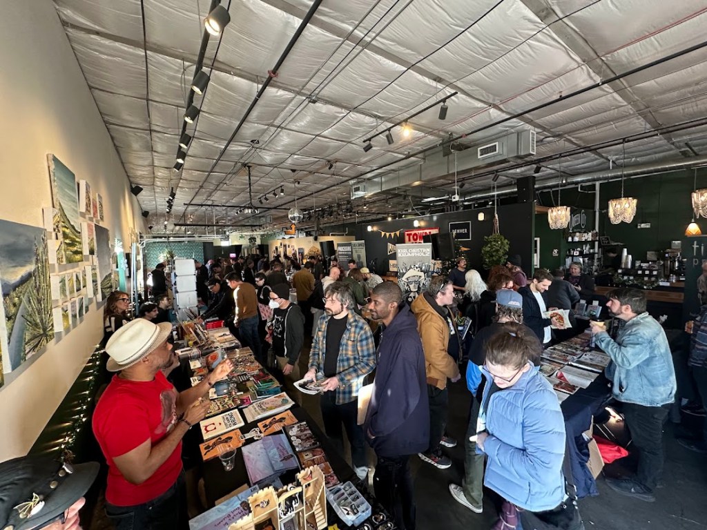 people buying comics