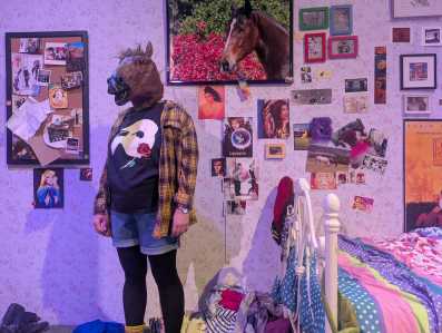 Buntport Theater's new comedy centers a very weird world record