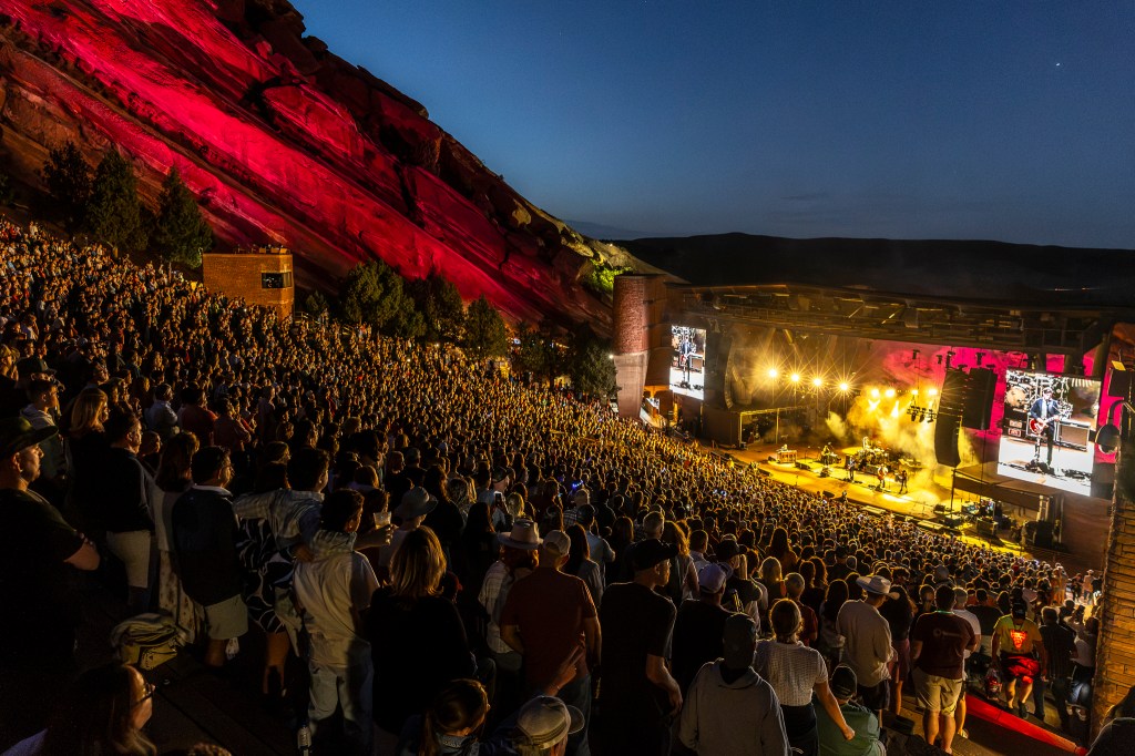 Red Rocks crowd during The Avett Brothers