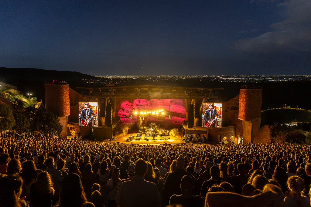 Red Rocks crowd during The Avett Brothers