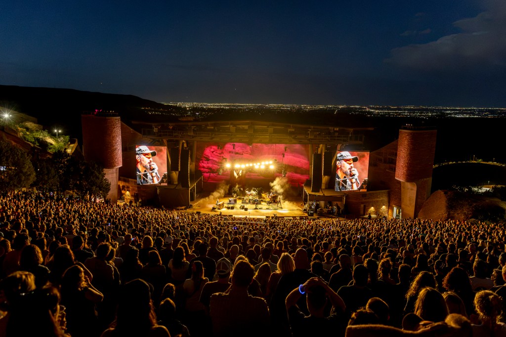 Red Rocks crowd during The Avett Brothers