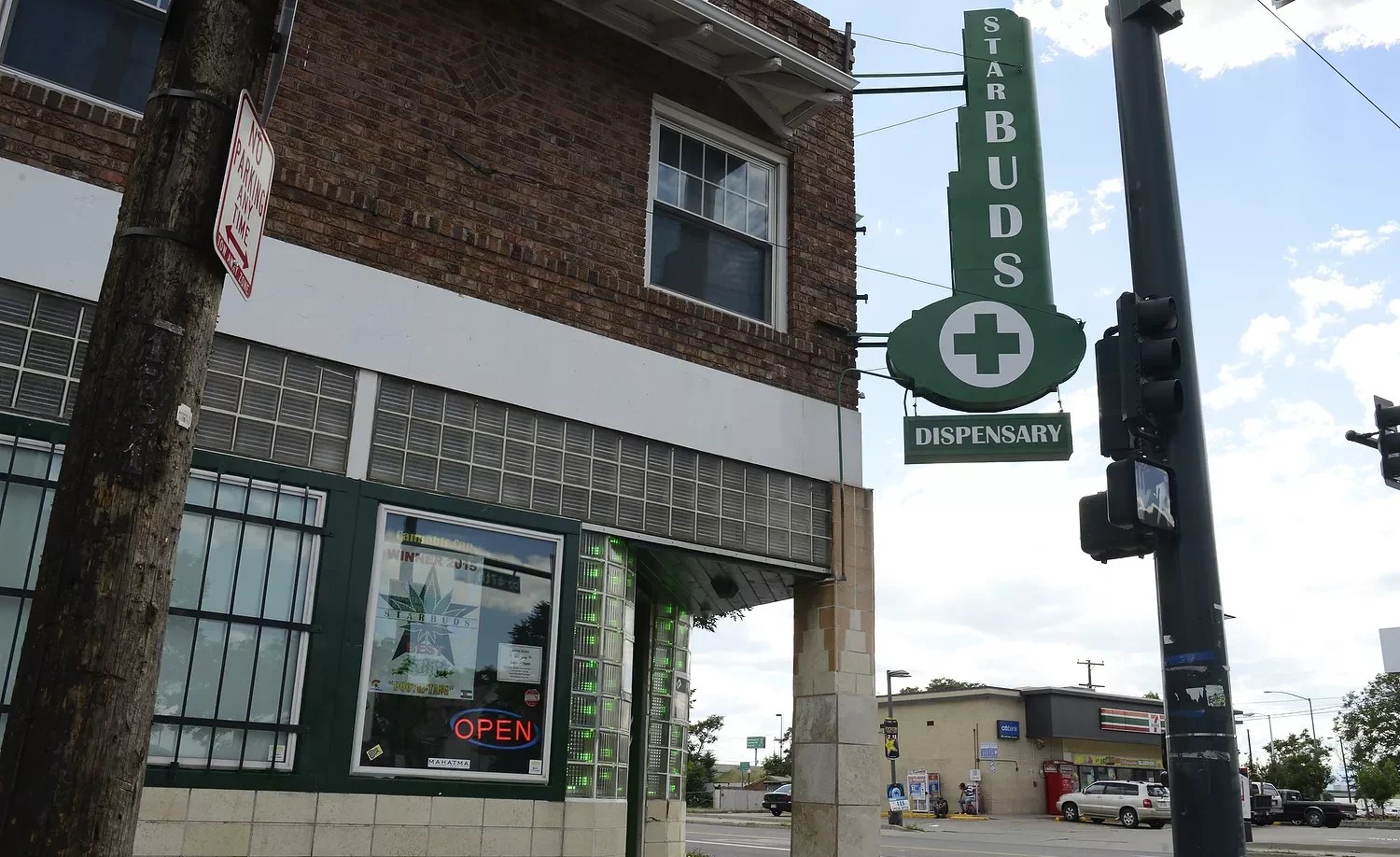 Star Buds, a colorado dispensary chain