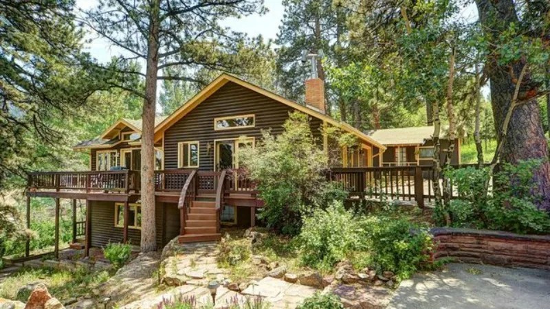 8 Great Homes for Sale in or by National Parks, Including One in Colorado