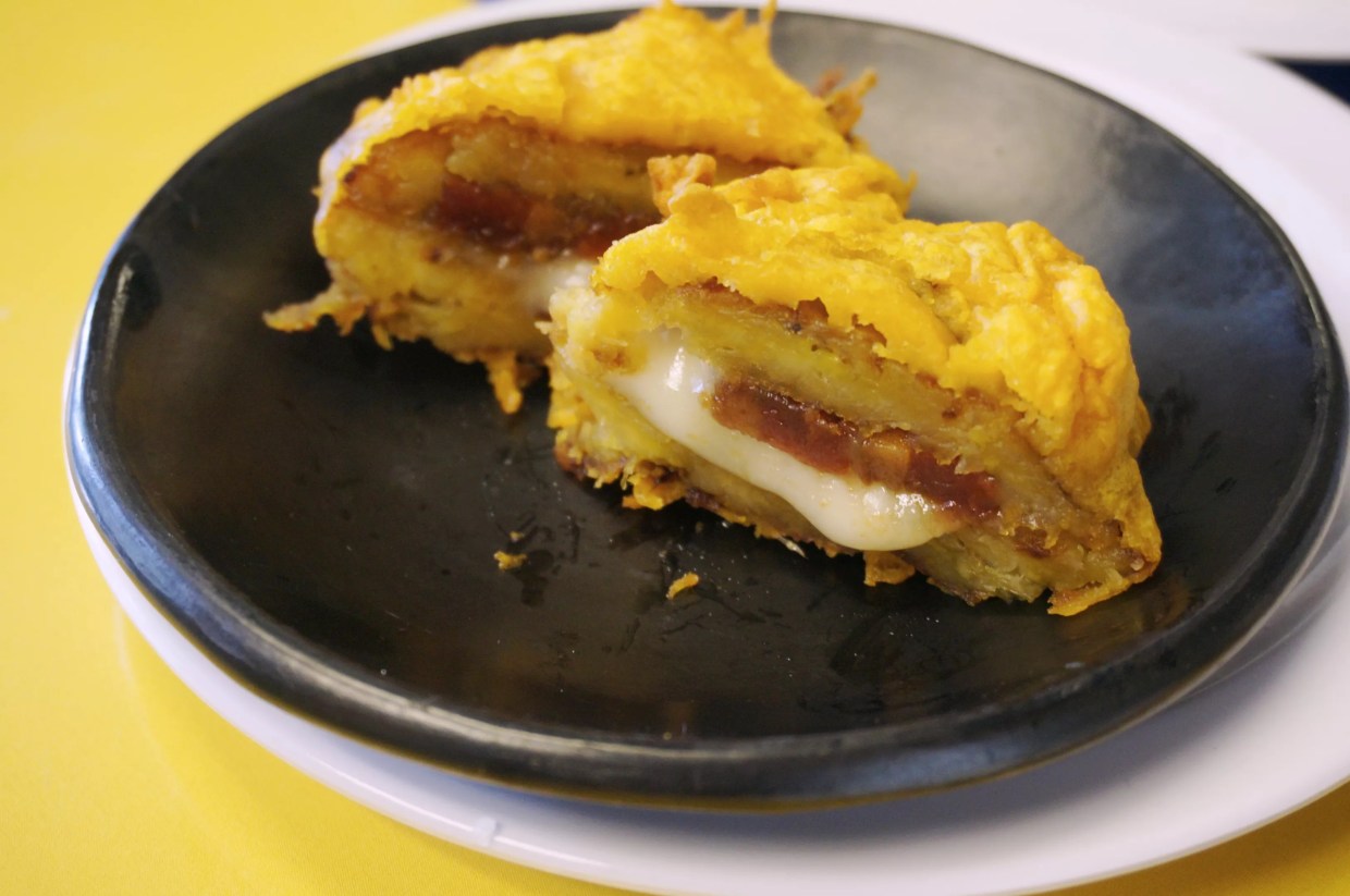 100 Favorite Dishes: Aborrajados at Antojitos Colombianos