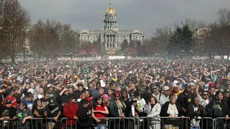 What’s Inside the Black Bag You’ll Get at the Denver 4/20 Rally