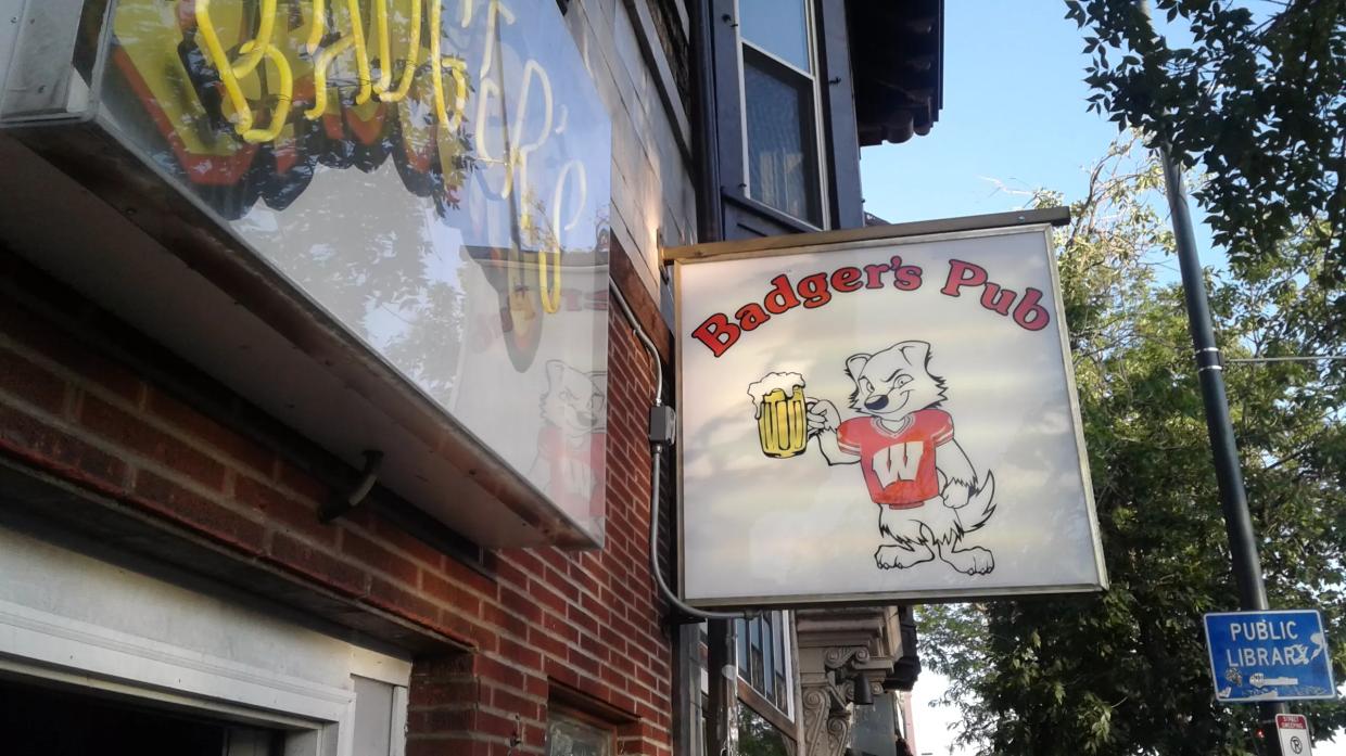Badger’s Pub Sticks with the Basics on Broadway