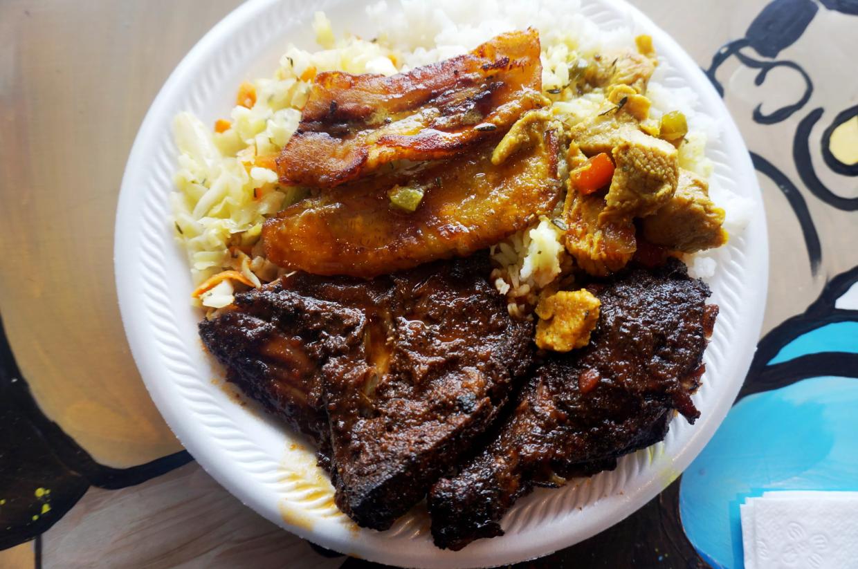 Healthful Juices: Your Next Stop for a Jamaican Lunch
