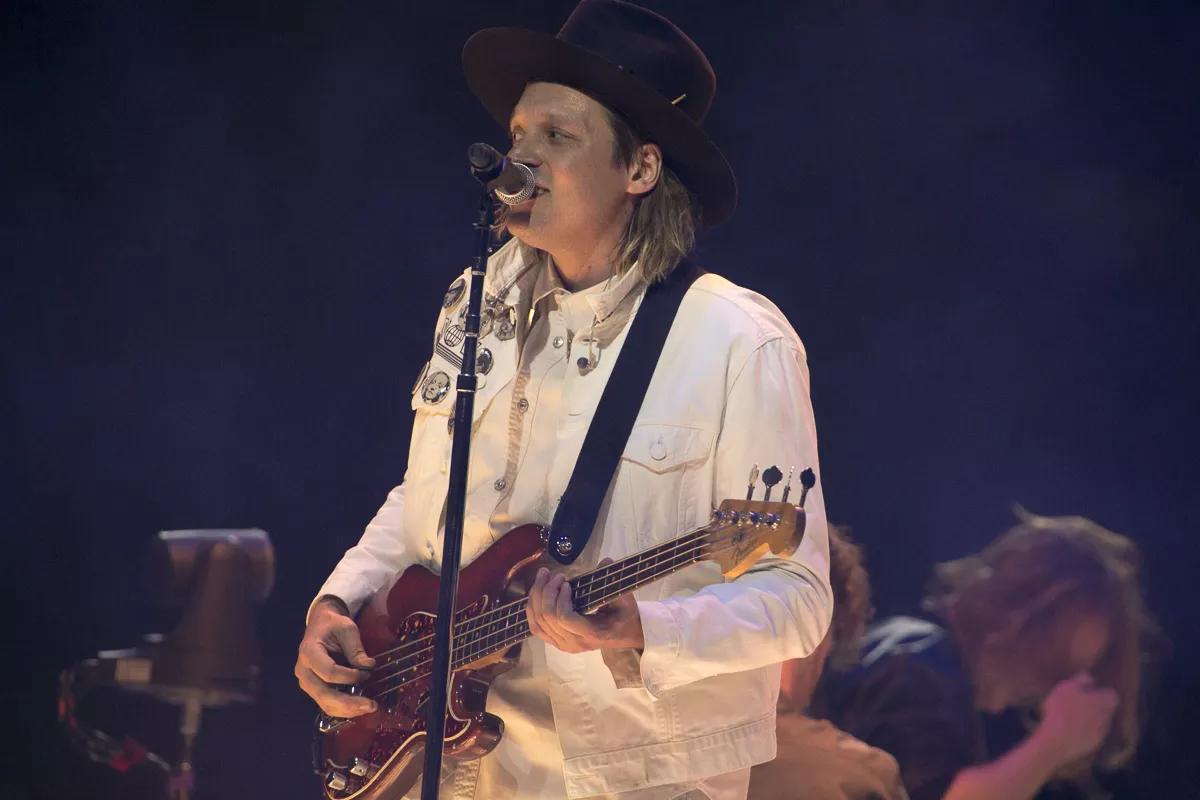 Arcade Fire’s Live Energy Overcomes Browbeating Social Commentary