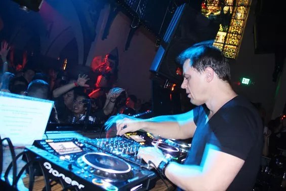 Ten Places to Party on Thanksgiving Eve