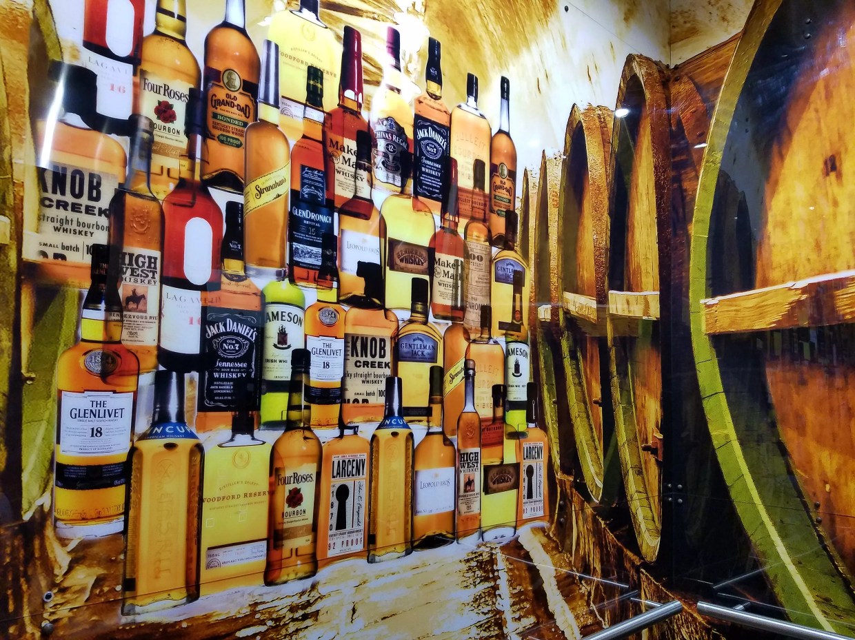 You Don’t Need to Check In to Check Out the Art at the New Moxy Hotel