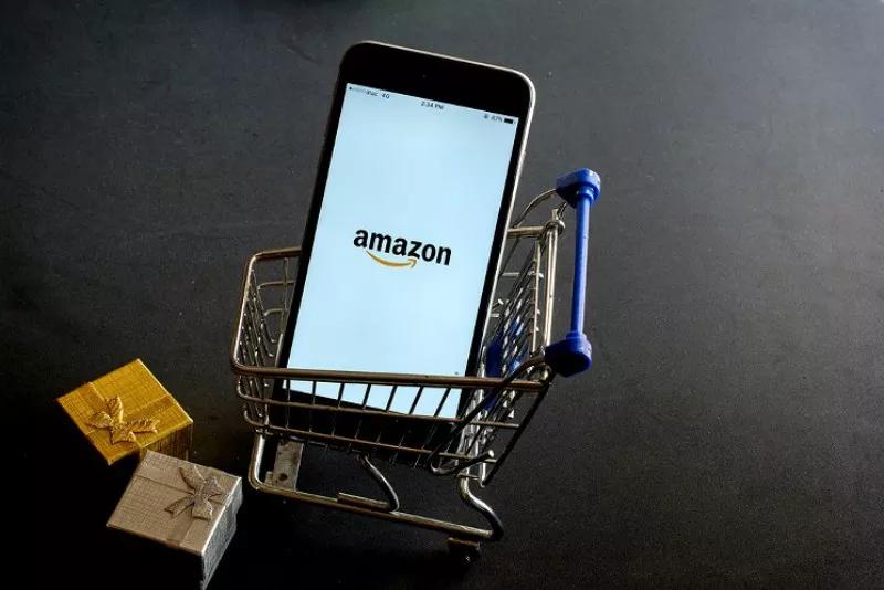 As Amazon Opens Bookstore, Local Seller Fires Back with #ChooseIndie Campaign