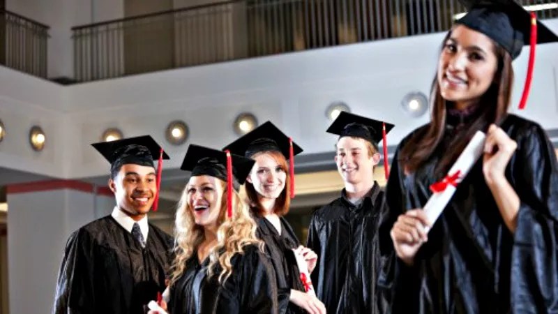 Denver Salaries: What 2018 College Grads Can Make for 10 Different Jobs