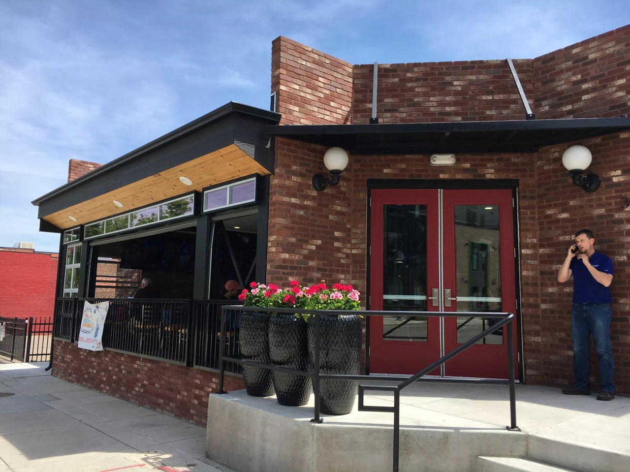 Tres Chiles Opens Breezy Mexican Eatery on Tennyson Street