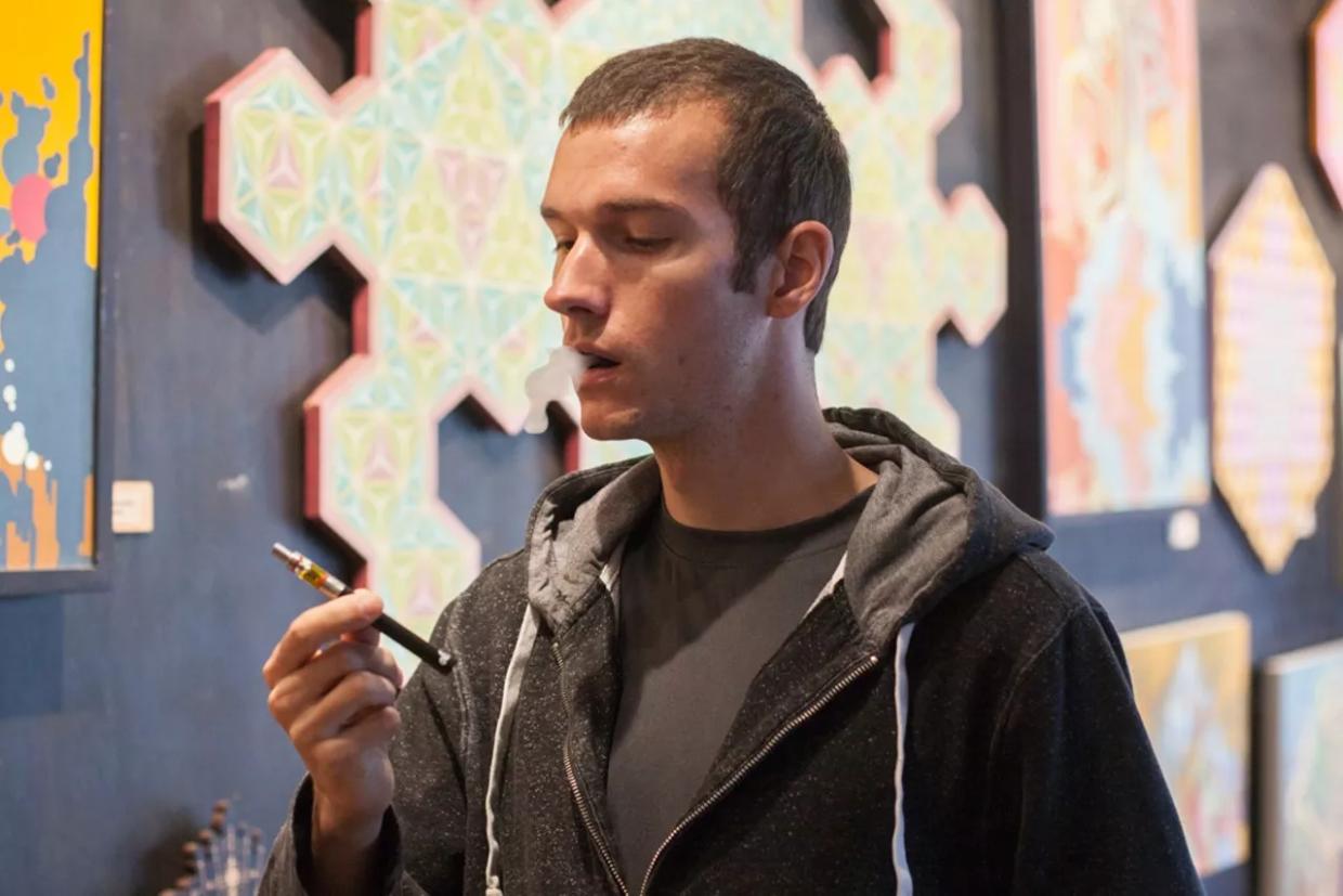 Study Shows Most People Don’t Care if You’re Vaping Weed in Public