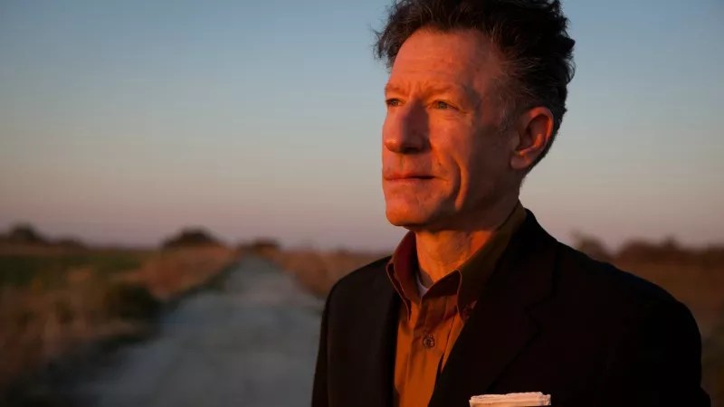 Lyle Lovett on Still Not Exactly Being Mr. Showbiz