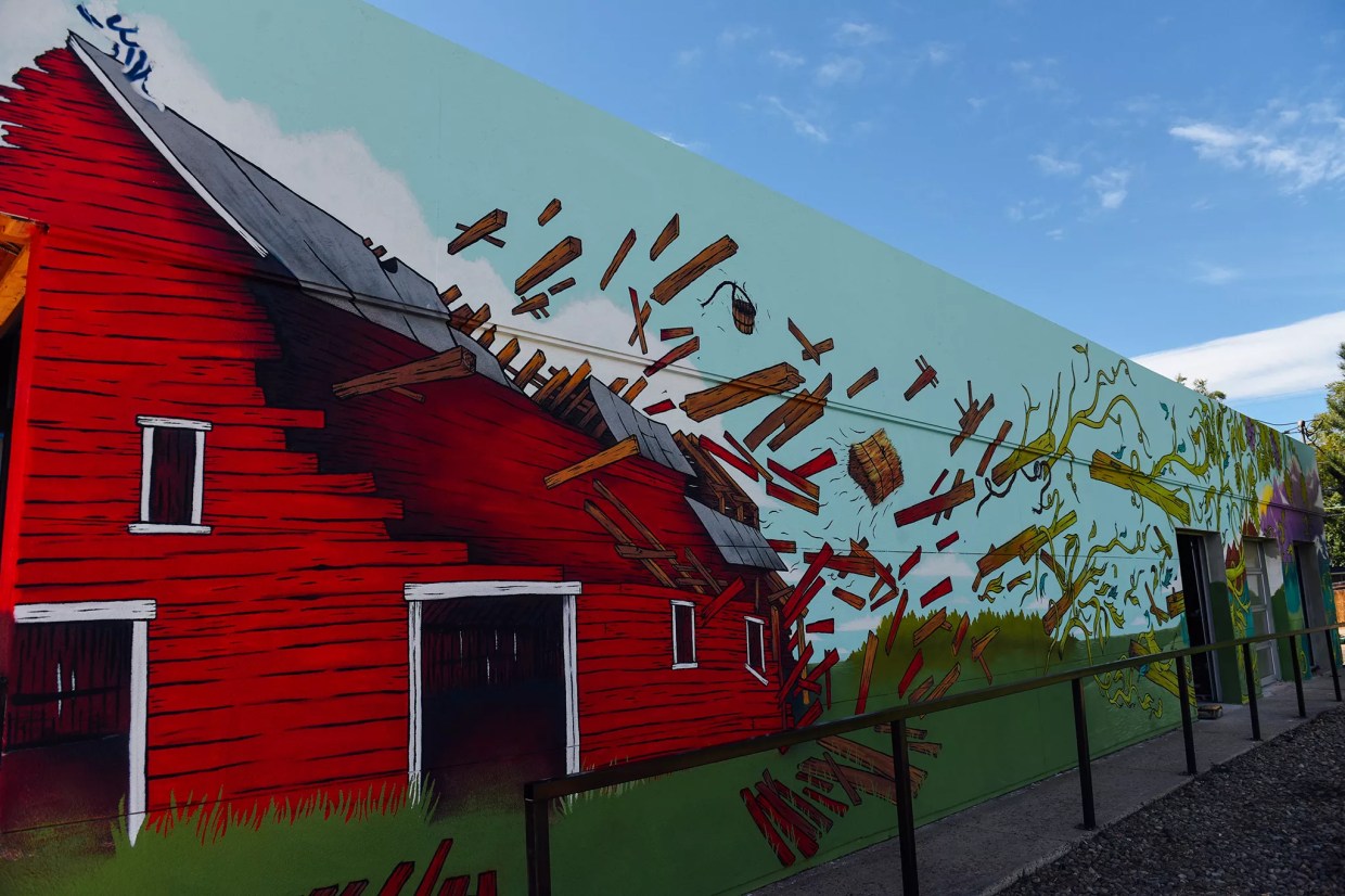 Barnhouse Tap Adds All-Colorado Bar to Englewood