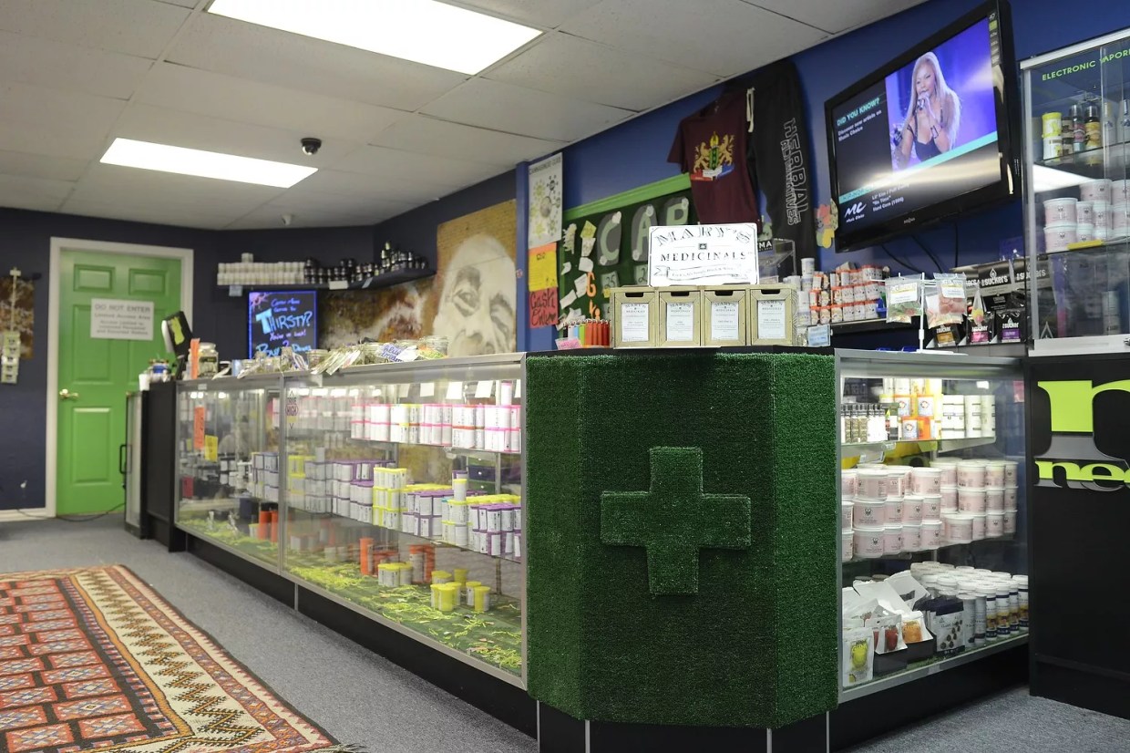 Colorado Customers Can Enter Recreational Pot Shops Again