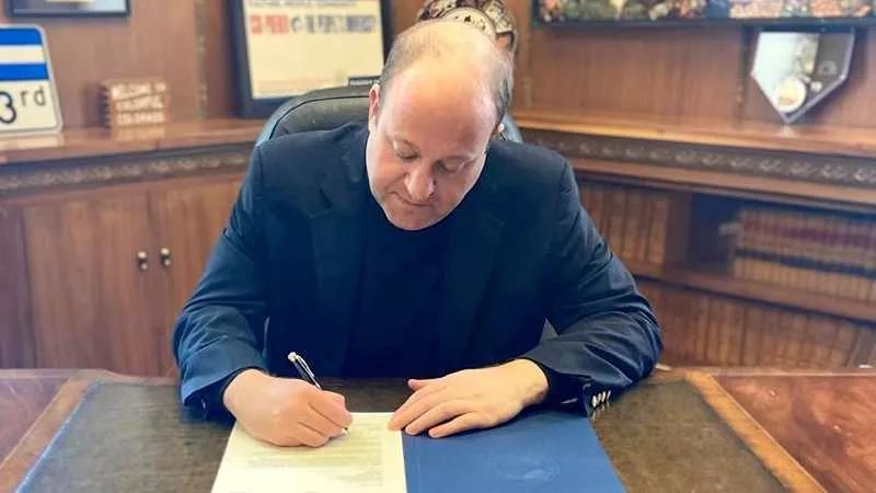COVID-19: Polis Offers Hints About Restaurant Opening Date