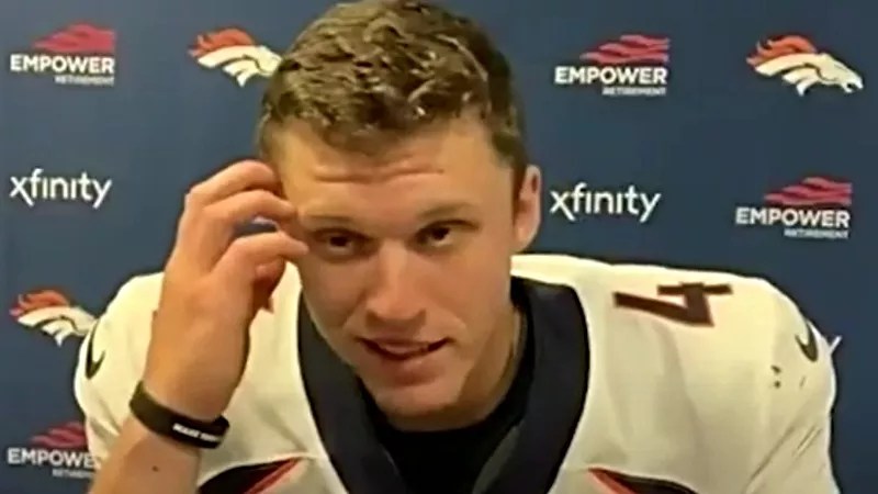Top Tweets on Broncos Win, World’s Dumbest Quarterback Controversy