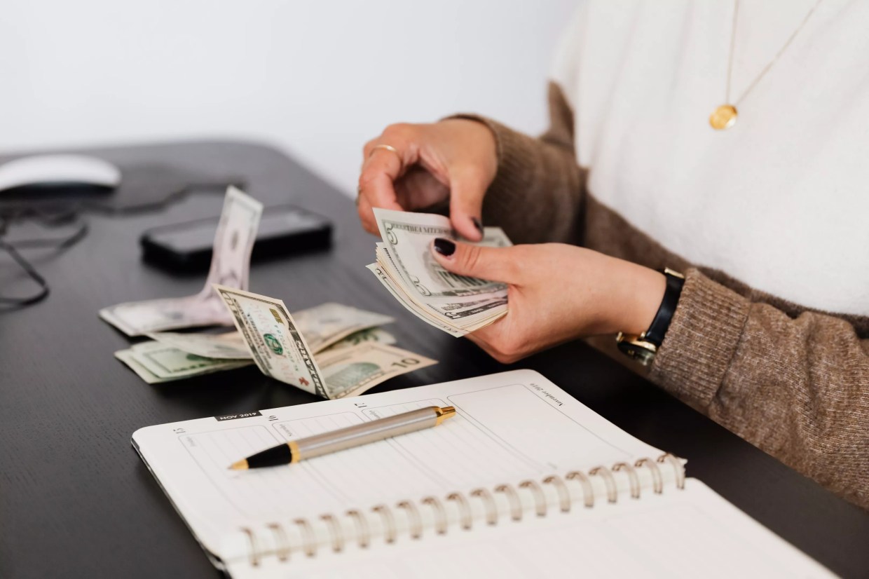 Aurora Council Will Consider Minimum Wage Increase for 2021