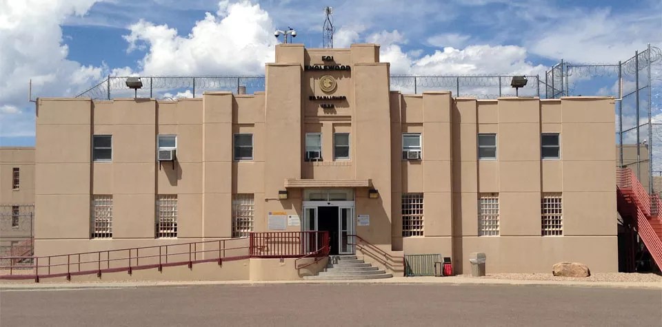 Activists Plan New Year’s Eve Protest Outside of FCI Englewood