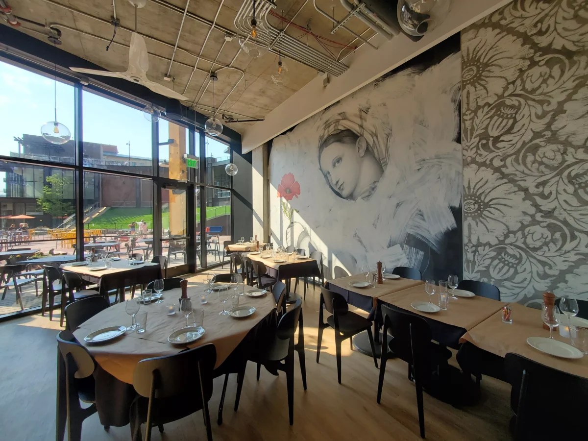 Carmine’s Italian Restaurant is closing one of two locations