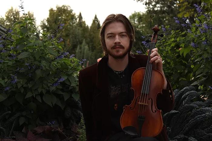 Tomas Sen Melds Musical Influences and Eras on <i>Listen!</i>