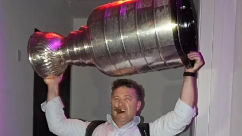 <i>Denver Post</i> Hockey Writer Stirs Controversy With Photo of Stanley Cup Hoist