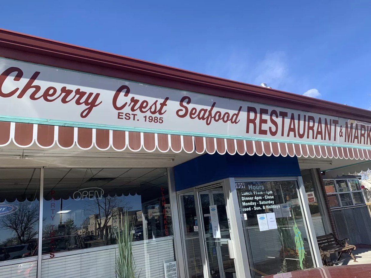 Reader: Out With All Our Beloved Places to Eat, In With Corporate Crap
