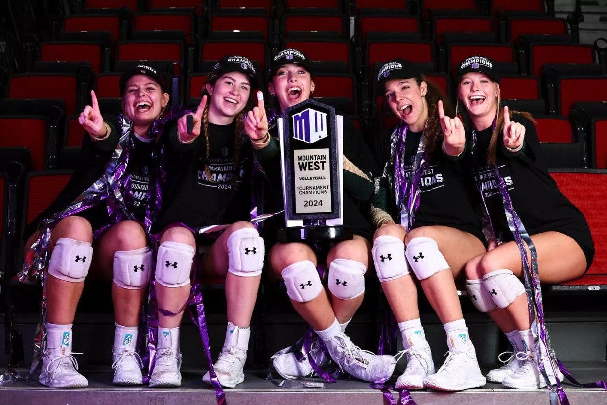 CSU women volleyball players