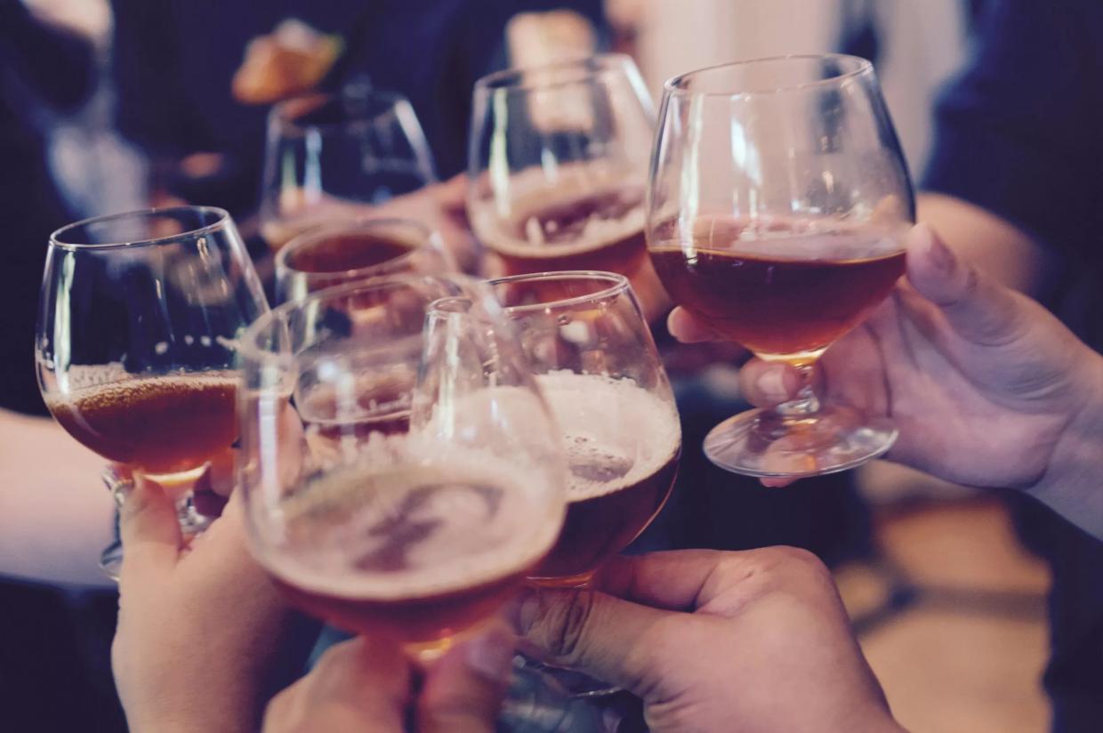 alcohol glasses cheers