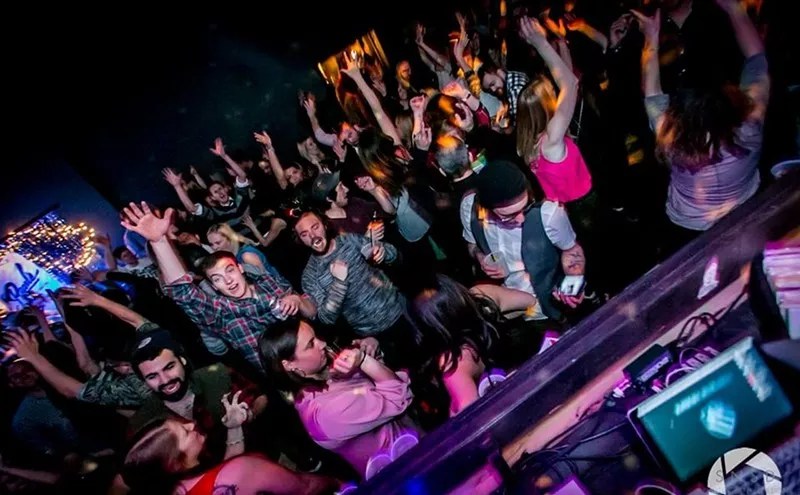 bar crowd dancing