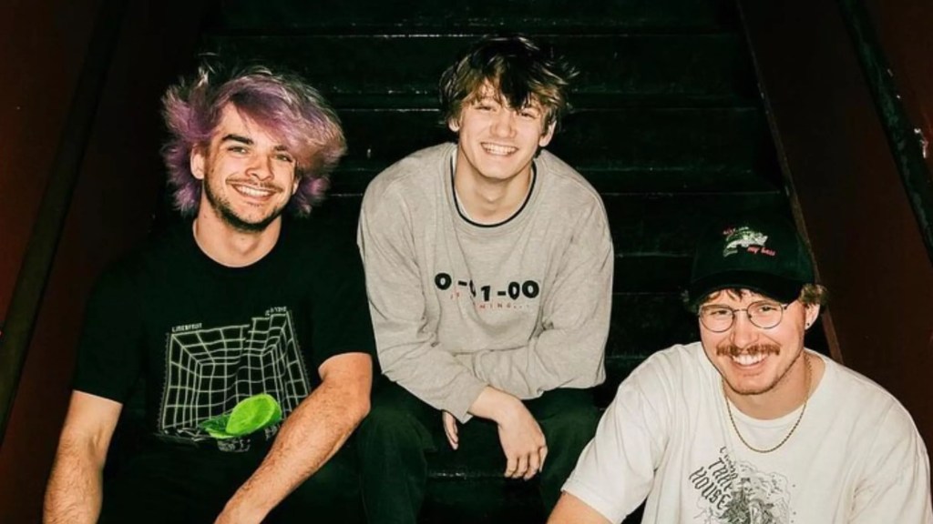 saturdays at your place – these things happen tour