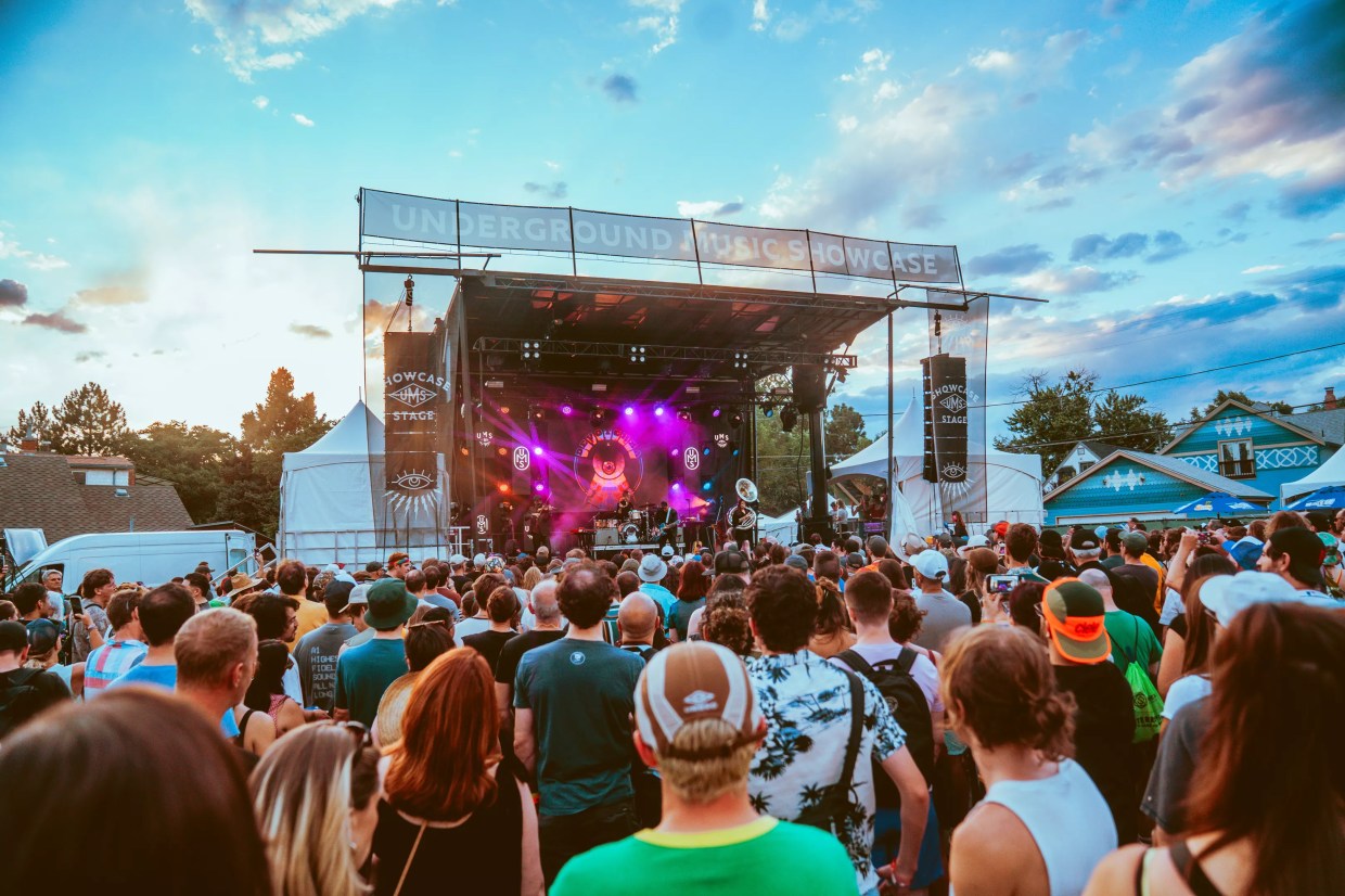 Devotchka playing UMS 2025