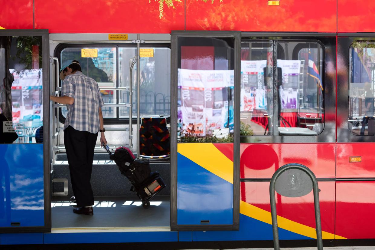 16th street free mall ride bus